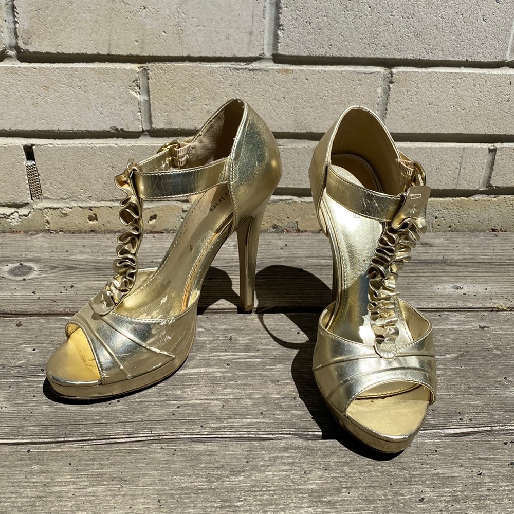 Women’s Call It Spring gold t-style heels